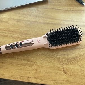 Lange straightening brush